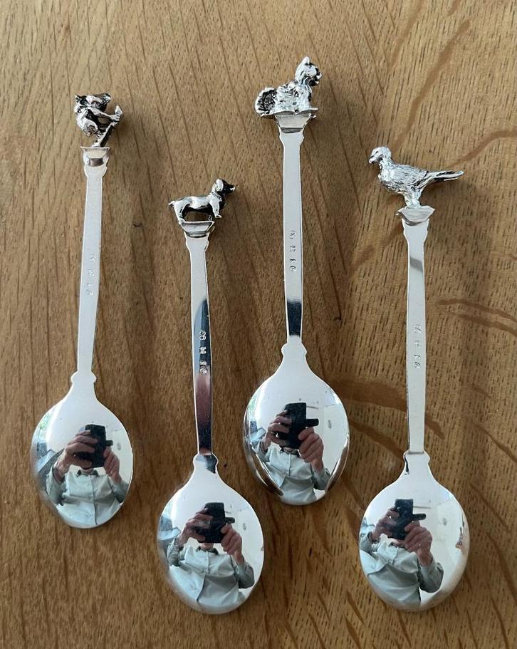 4 THEELEPELTJES MASSIEF DIER JAREN 70 VERZILVERDE 90 NIEUW !, Antiek en Kunst, Antiek | Bestek, Ophalen of Verzenden