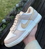 Nike Dunk Low Phantom Metallic Gold Swoosh 42,5, Nieuw, Ophalen of Verzenden