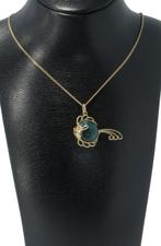 Sluierstaart vis 14k gouden heliotroop ketting hanger uniek, Voordeelsieraden, Ophalen of Verzenden, Zo goed als nieuw, Met edelsteen