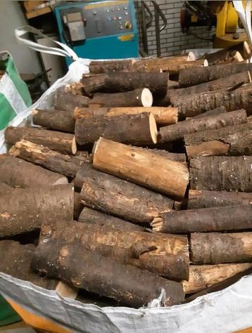 Haardhout te koop beschikbaar voor biedingen