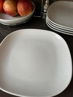 4 vierkante IKEA borden, Huis en Inrichting, Keuken | Servies, Verzenden, Zo goed als nieuw, Bord(en)