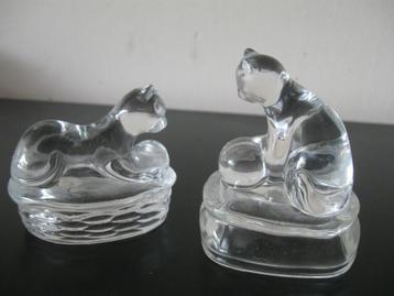 Twee glazen poesjes erg schattig beschikbaar voor biedingen