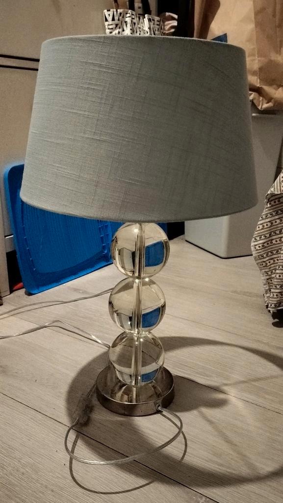 Design lamp Zara Home met glazen voet, Huis en Inrichting, Lampen | Tafellampen, Zo goed als nieuw, Minder dan 50 cm, Glas, Ophalen
