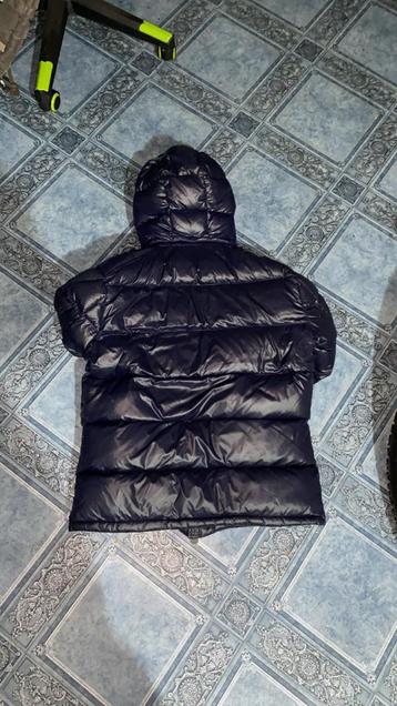 Donkerblauwe Moncler Jas beschikbaar voor biedingen