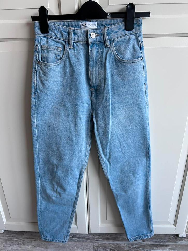 Blauwe spijkerbroek van Zara. Maat 34., Kleding | Dames, Spijkerbroeken en Jeans, Zo goed als nieuw, W27 (confectie 34) of kleiner