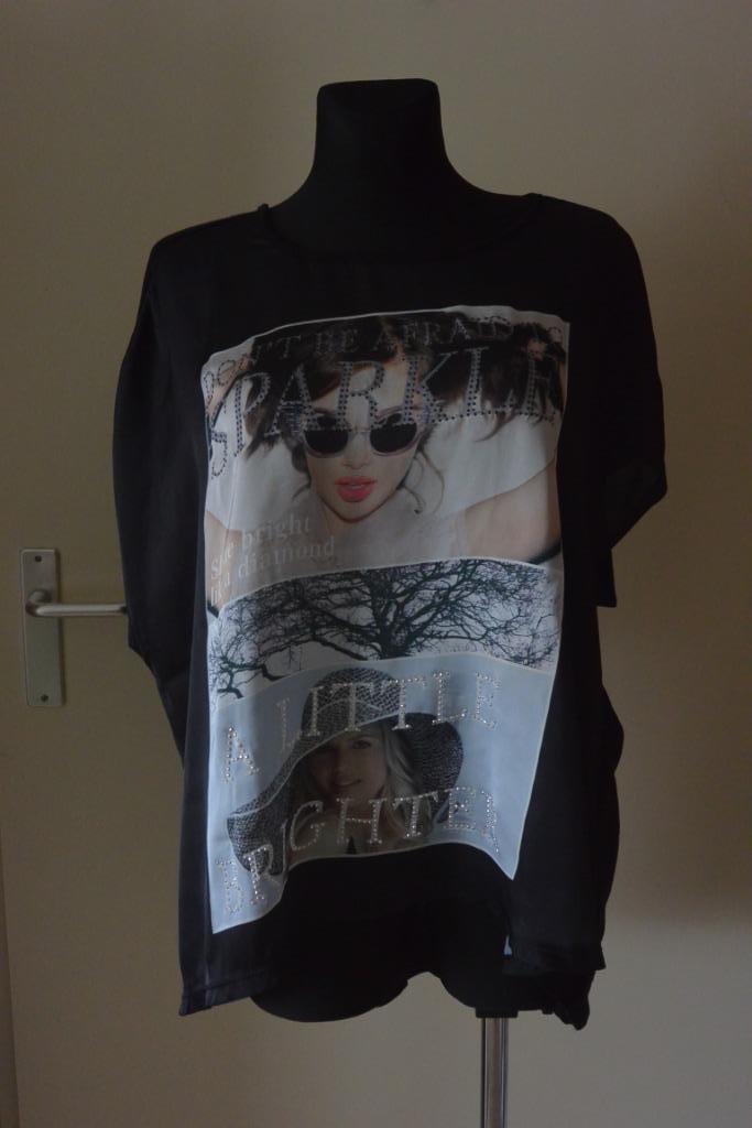 M&S mode shirtje XXL zwart met foto print gezicht, Kleding | Dames, Grote Maten, Gedragen, Shirt of Top, Zwart, Ophalen of Verzenden