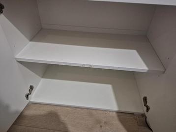 Vihals buffet kast IKEA beschikbaar voor biedingen