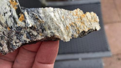 Rij16 Muskoviet op Toermalijn Brazilie mineralen verzameling, Verzamelen, Mineralen en Fossielen, Mineraal, Ophalen of Verzenden