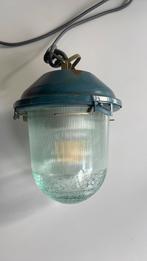 Vintage industriële fabriekslamp, Huis en Inrichting, Ophalen of Verzenden, Gebruikt, Glas, Minder dan 50 cm