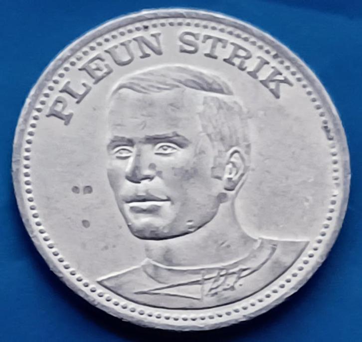 Penning - Pleun Strik PSV - Shell 1970  Pleun Strik, Postzegels en Munten, Penningen en Medailles, Overige materialen, Nederland