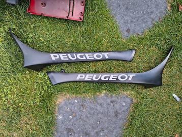Peugeot Rapido kappen zijkant onder matzwart beschikbaar voor biedingen