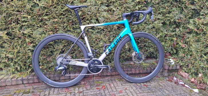 Factor O2 Miami Blue Racefiets, Fietsen en Brommers, Fietsen | Racefietsen, Zo goed als nieuw, Heren, Overige merken, Meer dan 20 versnellingen