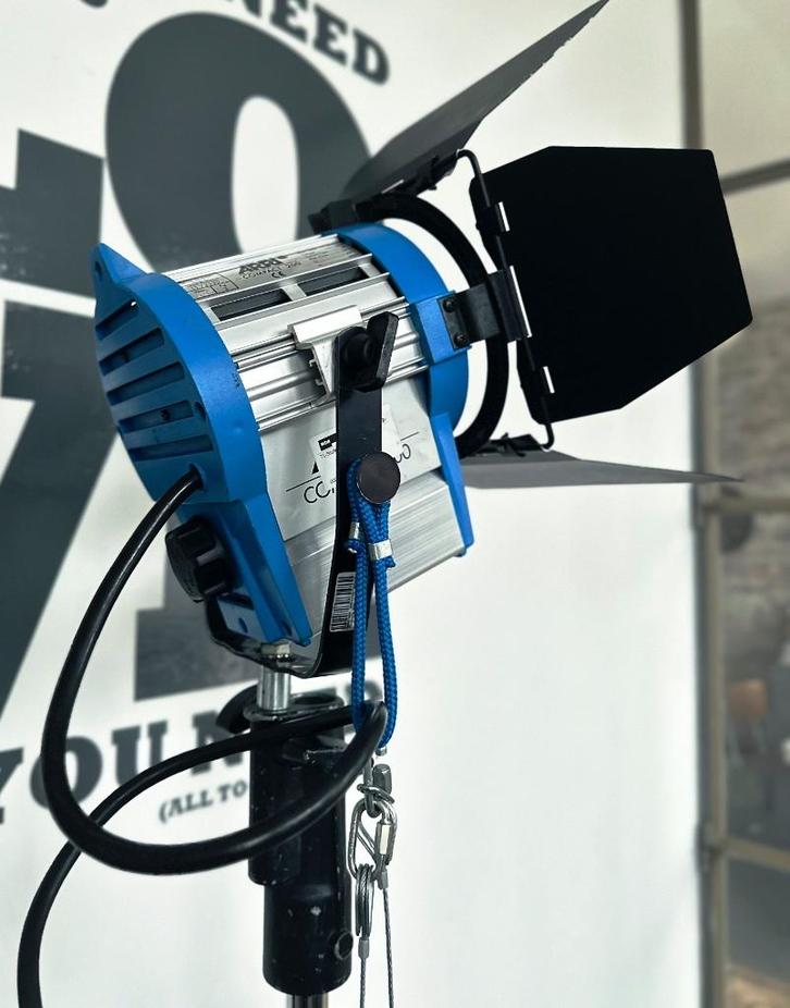 Arri Compact 200W HMI Fresnel Daylight - complete set, Audio, Tv en Foto, Fotografie | Fotostudio en Toebehoren, Zo goed als nieuw