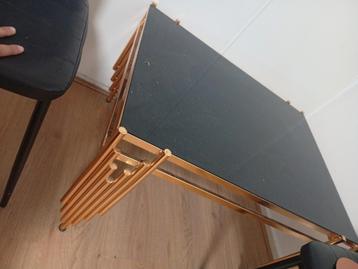 Tafel te koop beschikbaar voor biedingen