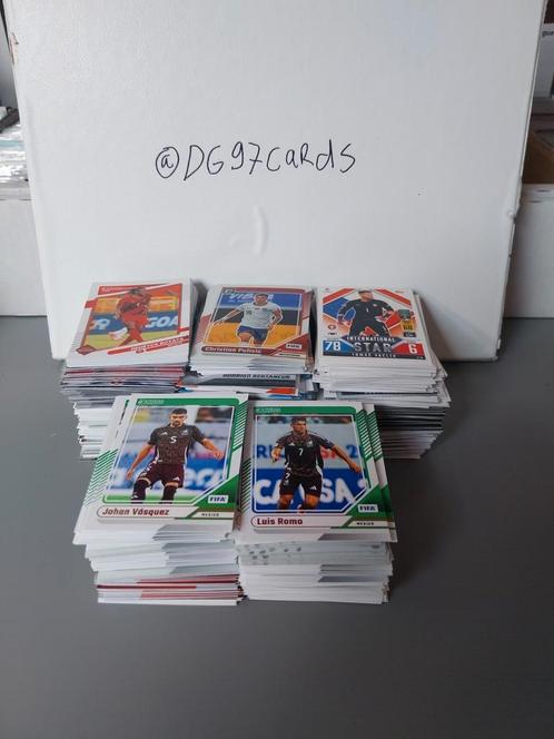 Gigantische Bulk Voetbalkaarten +/- 4500 stuks, Hobby en Vrije tijd, Stickers en Plaatjes, Zo goed als nieuw, Meerdere plaatjes