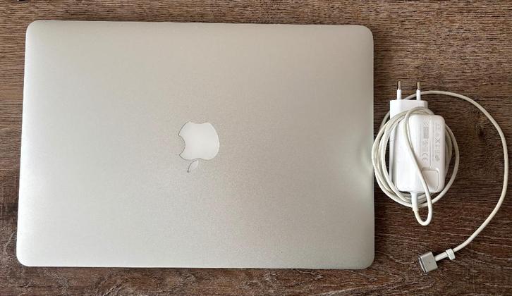 MacBook Air 13-inch, Computers en Software, Apple Macbooks, Gebruikt, MacBook Air, 13 inch, 2 tot 3 Ghz, 256 GB, 8 GB, Ophalen
