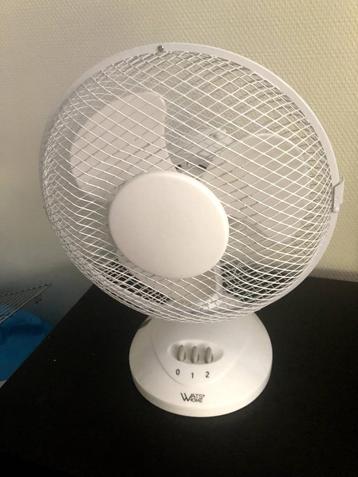 Tafelventilator wit beschikbaar voor biedingen