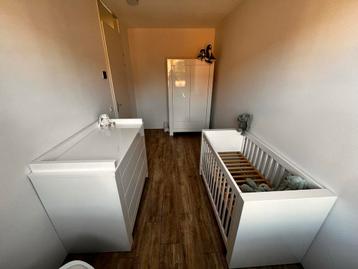Kidsmill Alaska babykamer + Noa wieg beschikbaar voor biedingen