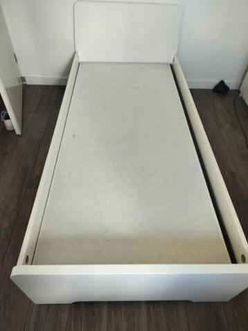 Wit IKEA Bed 90x200.