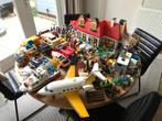 2 grote kratten Playmobil (modern Huis Vliegtuig auto's), Ophalen of Verzenden, Zo goed als nieuw, Complete set