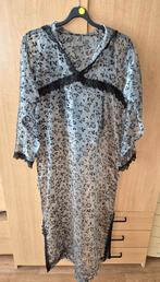 Doorzichtige jurk met splitten en capuchon - mt 46/48, Kleding | Dames, Zwart, Maat 46/48 (XL) of groter, Nieuw, Ophalen of Verzenden