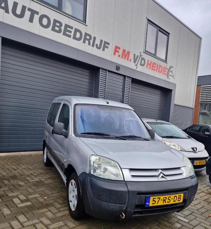 Citroën Berlingo airco 1.4 I 2005 Grijs, Auto's, Citroën, Bedrijf, Berlingo, ABS, Airbags, Airconditioning, Alarm, Bluetooth, Centrale vergrendeling