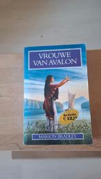 Vrouwe van Avalon - Marion Bradley, Ophalen of Verzenden, Gelezen, Marion Bradley