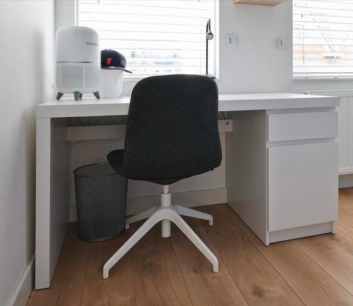 Bureau Ikea Malm Wit - Zo goed als nieuw, Huis en Inrichting, Bureaus, Zo goed als nieuw, Ophalen