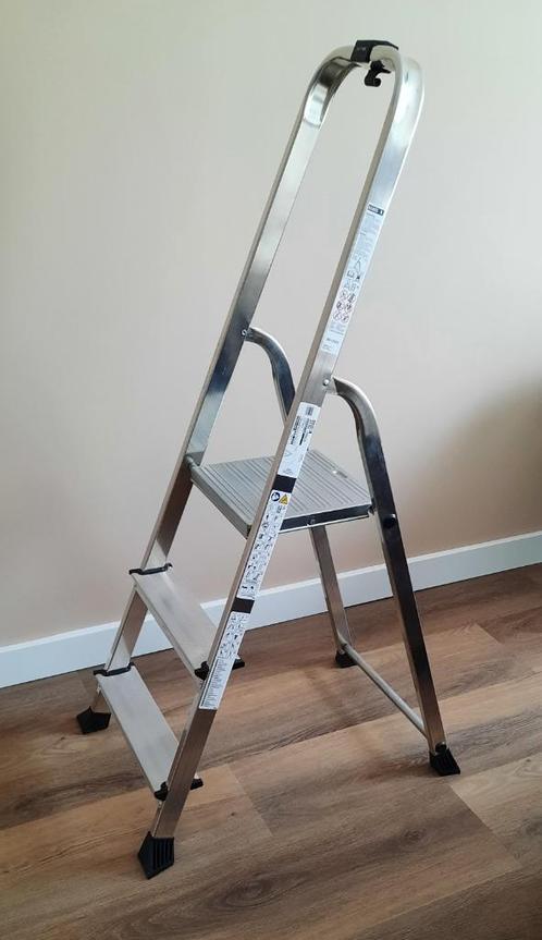 Handson huishoudtrap 3 treeds, Doe-het-zelf en Verbouw, Ladders en Trappen, Zo goed als nieuw, Trap, Minder dan 2 meter, Opvouwbaar of Inschuifbaar