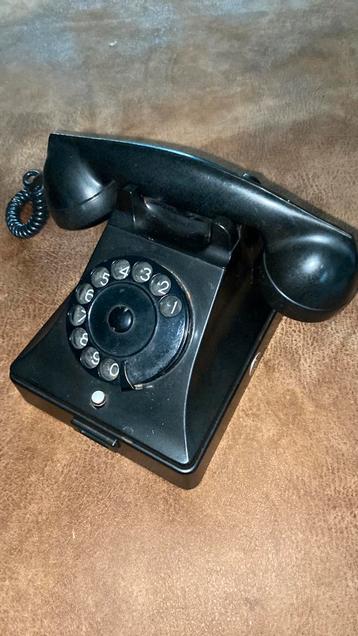 Telefoon bakeliet antiek/ vintage PTT beschikbaar voor biedingen