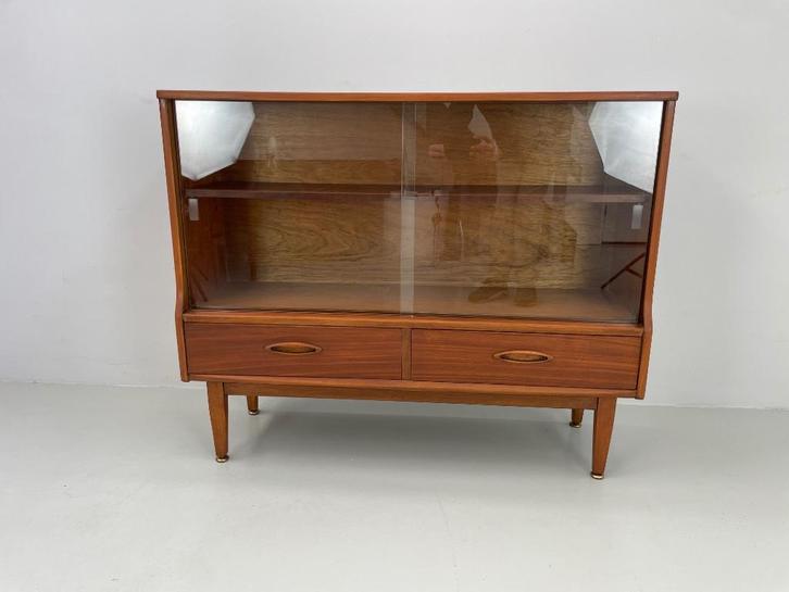 Vintage vitrinekastje, Huis en Inrichting, Kasten | Vitrinekasten, Zo goed als nieuw, 150 tot 200 cm, 50 tot 100 cm, 25 tot 50 cm