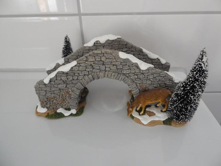 Luville item  --  Stone bridge with deer - 600366, Diversen, Kerst, Zo goed als nieuw, Verzenden