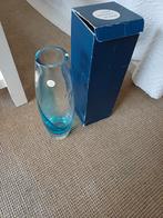 Mooie zware  kristallen vaas. Hoogte 31,5 cm. Opening 6 cm., Overige kleuren, Ophalen of Verzenden, Minder dan 50 cm, Glas