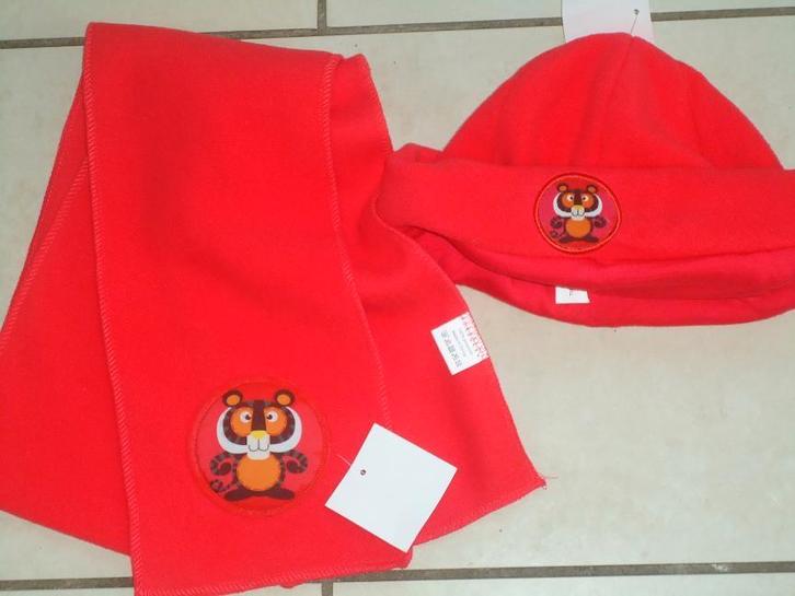 dasje en mutsje voor baby rood of paars of grijs nieuw, Kinderen en Baby's, Babykleding | Mutsen, Sjaals en Wanten, Nieuw, Setje