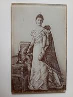 Koningin Wilhelmina 1898 Achter Glas, Verzamelen, Koninklijk Huis en Royalty, Ophalen of Verzenden, Gebruikt, Nederland, Kaart, Foto of Prent