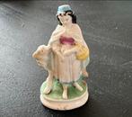 Porselein beeldje. Meisje met hond, Verzamelen, Beelden en Beeldjes, Verzenden, Zo goed als nieuw, Mens