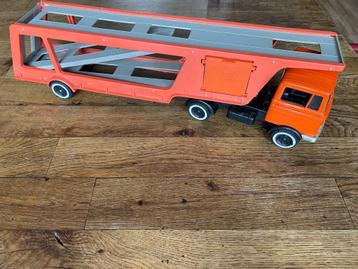 Mercedes autotransporter beschikbaar voor biedingen