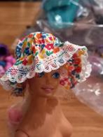 Vintage Barbie Sindy Fleur hoed, Verzamelen, Verzenden, Gebruikt, Kleertjes