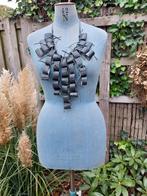 Uniek! Bijzonder upcycled rubberen halssierraad, Sieraden, Tassen en Uiterlijk, Verzenden, Nieuw, Zwart, Overige materialen