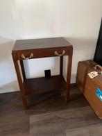 Antiek sidetable met messing details, Minder dan 50 cm, Ophalen of Verzenden, Zo goed als nieuw, Minder dan 25 cm