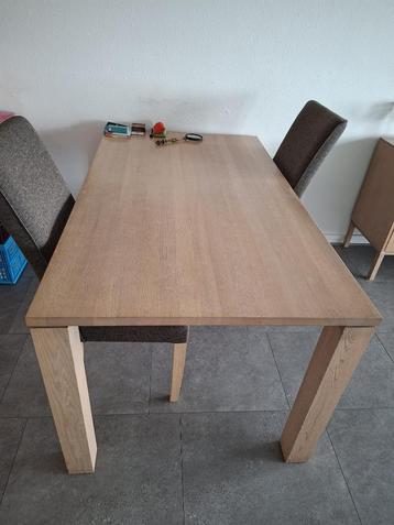 eettafel eikenhout beschikbaar voor biedingen