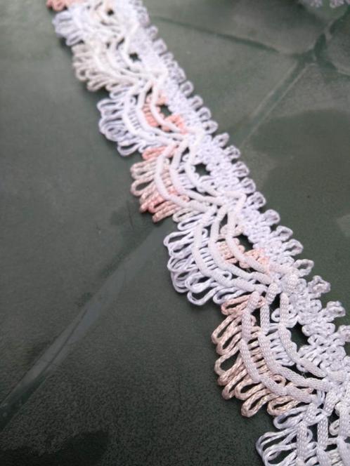 Vintage fournituren geweven sierband roze wit lus 3cm (FB8), Hobby en Vrije tijd, Naaien en Fournituren, Nieuw, Lint, Band of Elastiek