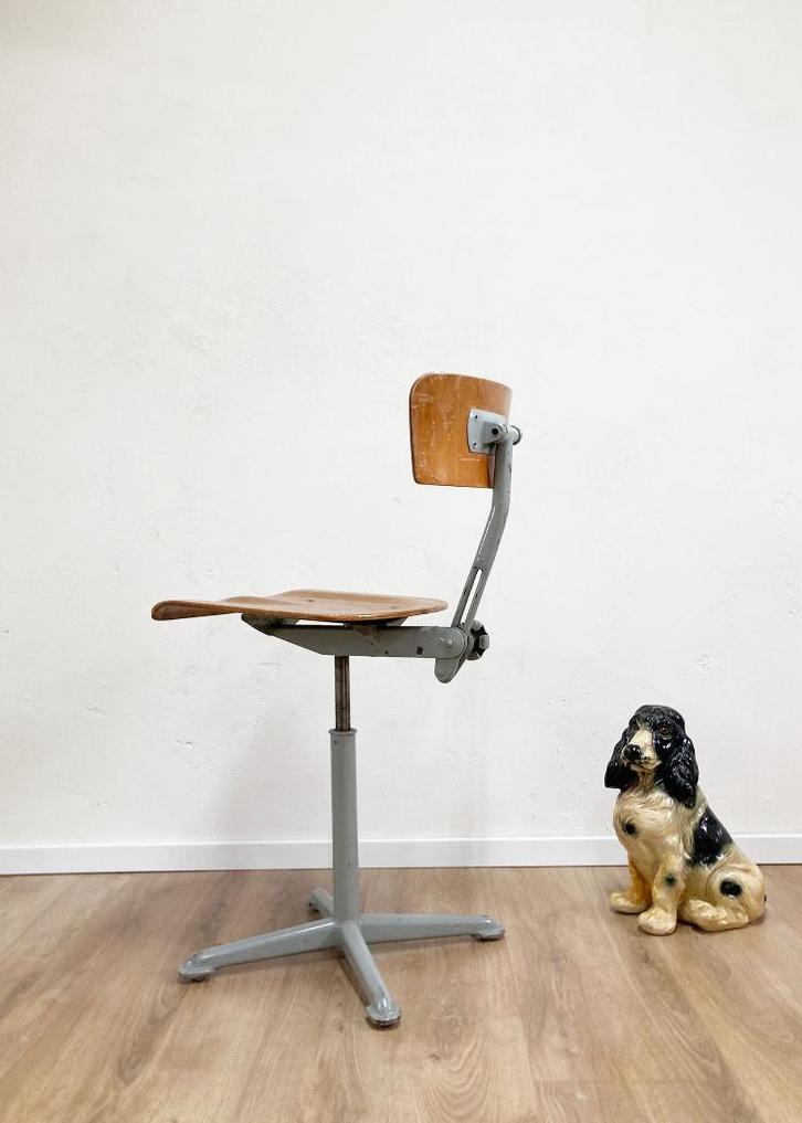 Industriële retro tekenstoel, Friso Kramer? Vintage stoel, Huis en Inrichting, Bureaustoelen, Gebruikt, Bureaustoel, Overige kleuren