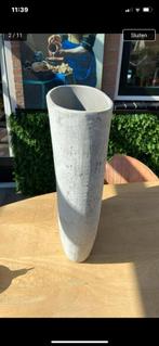 bloempot/ vaas   Heel lichtgrijs🌸, Huis en Inrichting, Woonaccessoires | Vazen, Overige kleuren, Aardewerk of Porselein, Ophalen of Verzenden