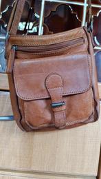 Leuk klein echt leren tasje. Cross body, Ophalen of Verzenden, Zo goed als nieuw, Bruin