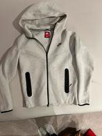 3x Nike Tech Vesten en 1 broek / maat S, Kleding | Heren, Sportkleding, Ophalen, Zo goed als nieuw, Grijs
