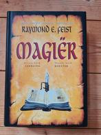 De magiër Raymon E. Feist fantasy deel 1 en 2 in een boek, Ophalen of Verzenden, Gelezen