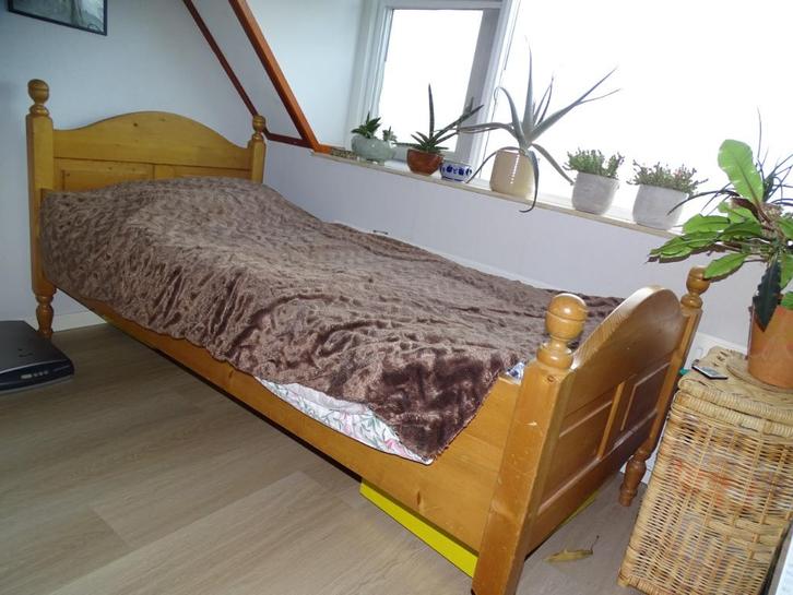 Ledikant, Huis en Inrichting, Slaapkamer | Bedden, Gebruikt, Eenpersoons, 100 cm, 210 cm, Hout, Beige, Ophalen