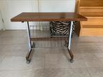Vintage  bijzettafel/ audiotafeltje met tijdschriftenrek, Huis en Inrichting, Woonaccessoires | Krantenbakken en Lectuurbakken