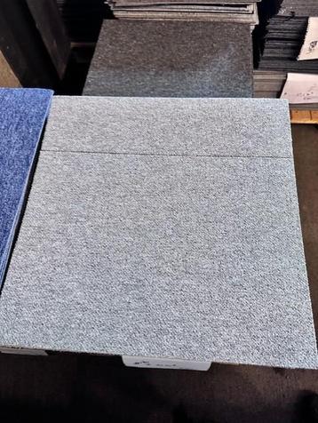 Partij B-keus Desso tapijttegels grijs 50x50cm nieuw #135 beschikbaar voor biedingen